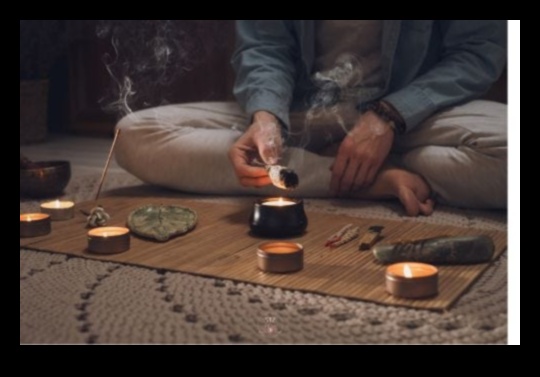 שטיח של מדיטציה חוטי התבוננות על פני ההיסטוריה 4 חוטי התבוננות: ניווט בנוף ההיסטורי של מדיטציה