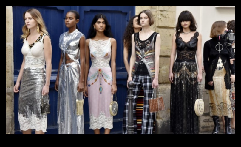 אופנה וינטג' מקבלת מהפך מודרני עם גוונים היסטוריים 5 גוונים היסטוריים: תלבושות וינטג' צבועות ברטרו גלאם