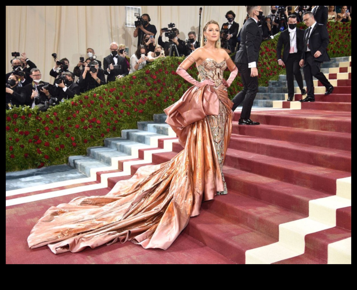 זוהר וינטג' על השטיח האדום מבט אחורה על הגאלה הזוהרת 5 גאלה זוהרת: תלבושות וינטג' עולות על השטיח האדום