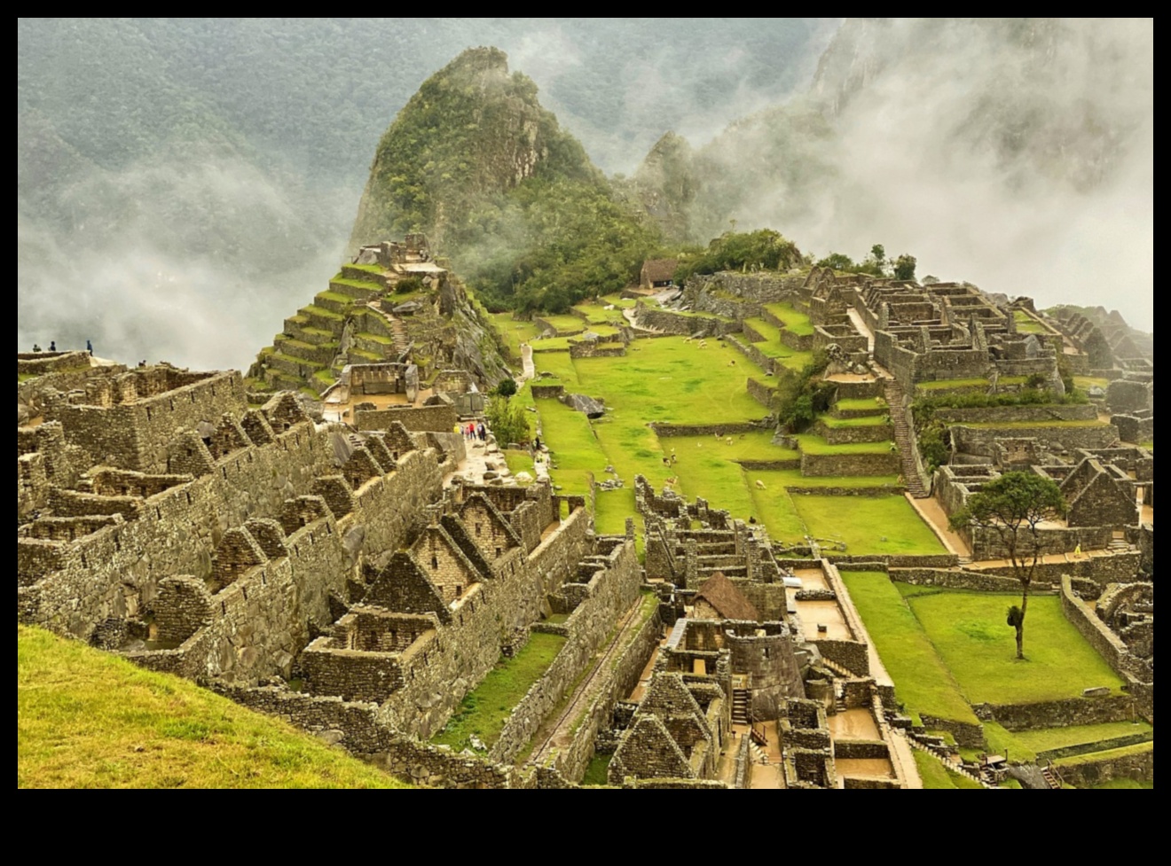 נופי מורשת: חקר פנורמי של פלאים היסטוריים