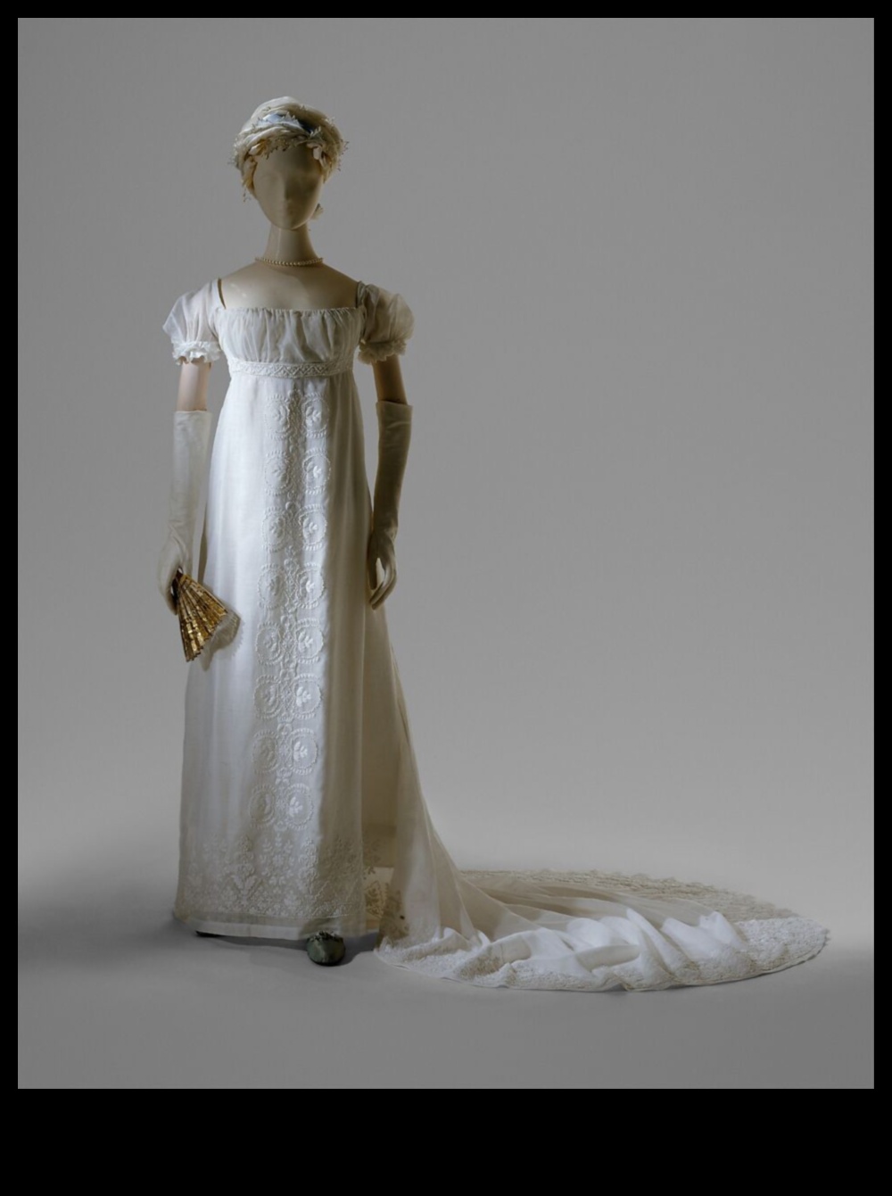 רנסנס מודרני: החייאת אלמנטים קלאסיים באופנה