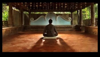 חוטי התבוננות: ניווט בנוף ההיסטורי של מדיטציה